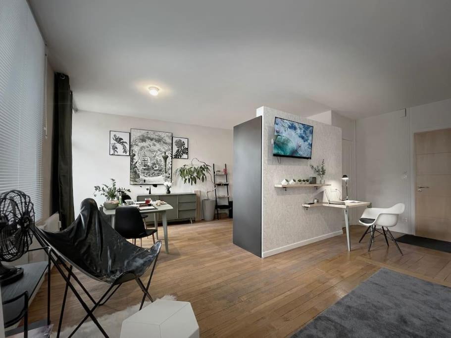 Grand Studio Confortable Situe En Centre Ville 제라르메르 외부 사진
